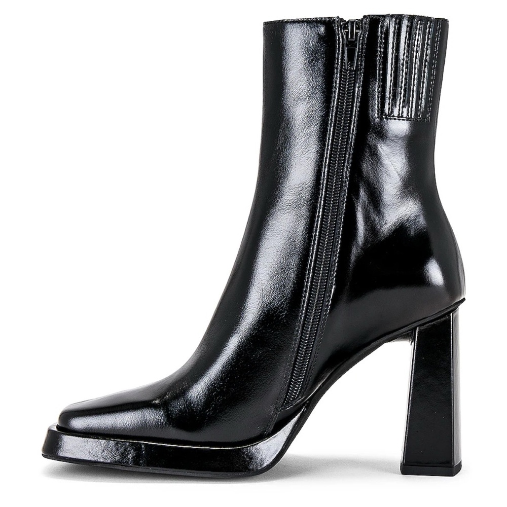 NWT, Jeffrey Campbell Maximal-L2 Boot in Black